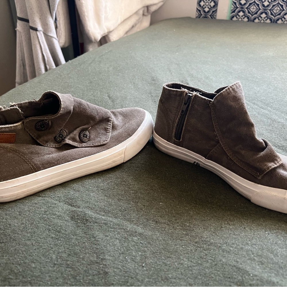 Blowfish canvas sneakers